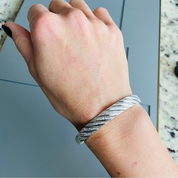 Diamond Cut Etched Lines Textured Graduated Sterling Silver Bangle Brace… - Picture 7 of 10